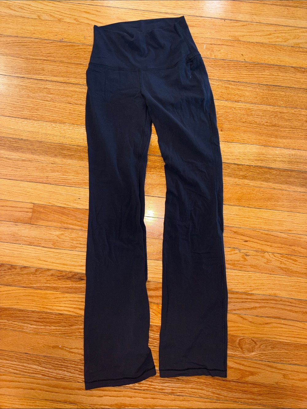 Aritzia Golden CHEEKY HI-RISE flare 30” legging, black size 4